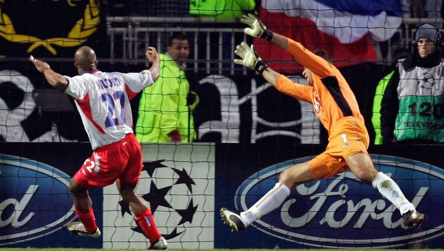 1. 8 Mart 2005: Olympique Lyon 7-2 Werder Bremen