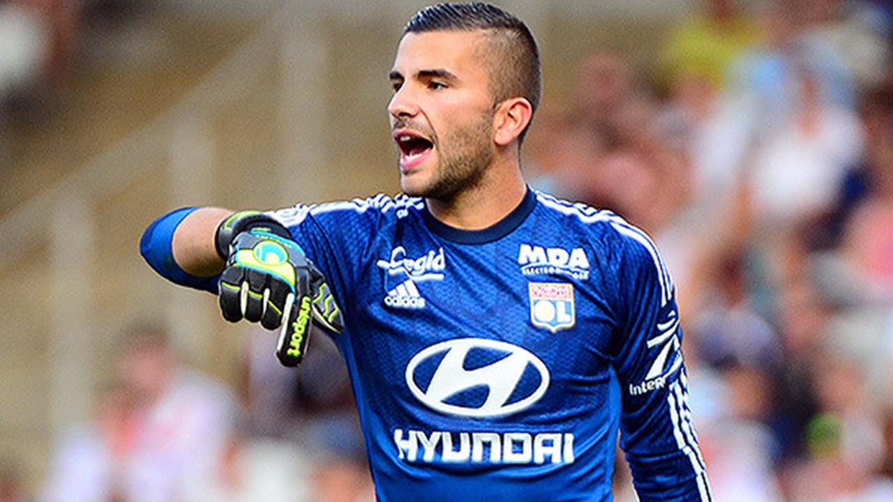 25 - Anthony Lopes - Olimpik Lyon - 14,00 mil. Euro