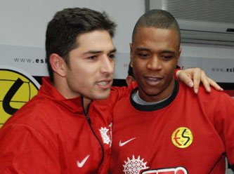 2. Sezer Öztürk ve Pele