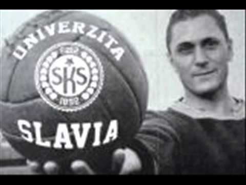 3- JOSEF BİCAN - 627 GOL