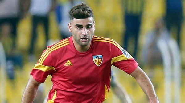 4. Deniz Türüç - 18 maç - 5 asist