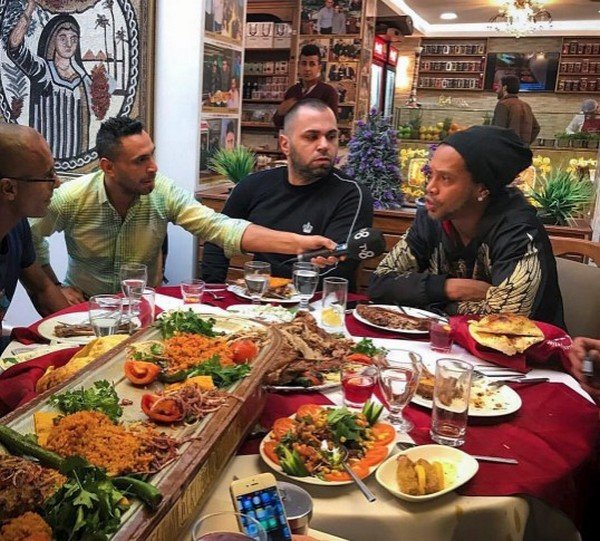 Sosyal medya turu. Ronaldinho Türkiye'de.