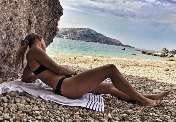Atlet Lolo Jones sosyal medyayı estiriyor