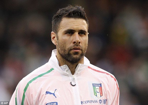 16. Salvatore Sirigu