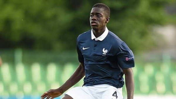 Dayot UpamecanoTakım: Salzburg Ülke: Fransa