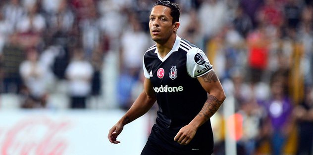 ADRİANO | Beşiktaş | Yıllık ücret: 9.400.000 TL