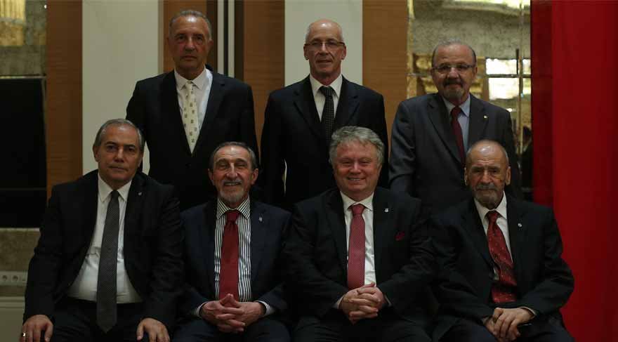 Beşiktaş’ta divan krizi sürüyor