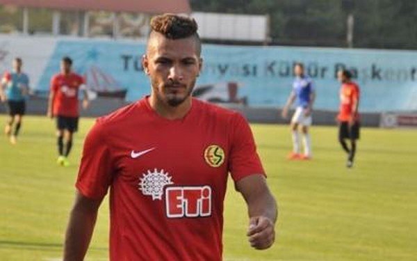 Sağ bek - Kamil Ahmet Çörekçi - Eskişehirspor - 1,5 milyon euro