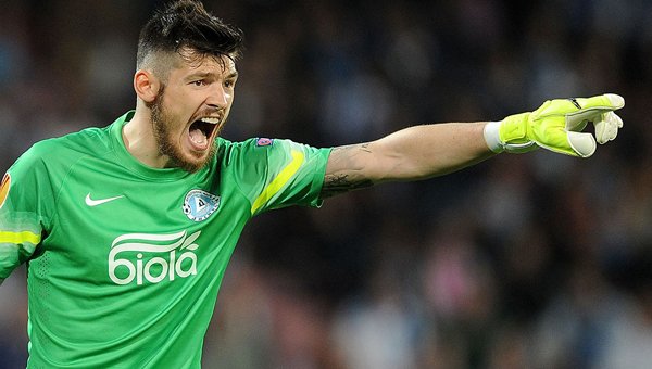 38. Denys Boyko