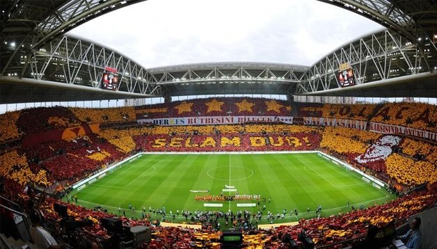 'Galatasaray taraftarından derbiye özel koreografi