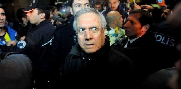 Fenerbahçe’ye havalimanında protesto!.