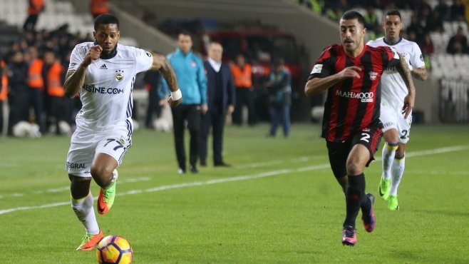 Lens: Özgüvenimiz eksik