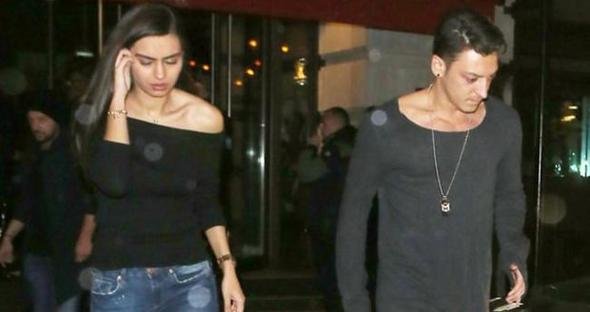 Mesut Özil, Amine Gülşe için numarasını değiştirdi