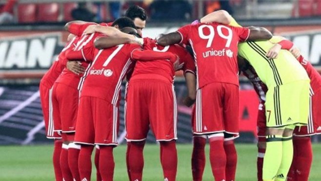 Olympiakos evinde kaybetti