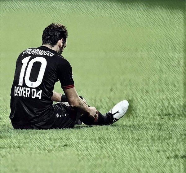 Sosyal medya turu. Hakan Çalhanoğlu'ndan açıklama.