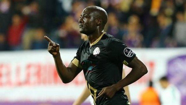 Pierre Webo 35 yıl 22 gün