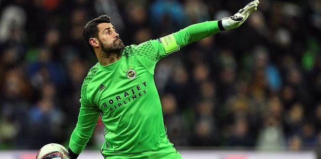 Fenerbahçe Krasnodar maçında Volkan Demirel sakatlandı
