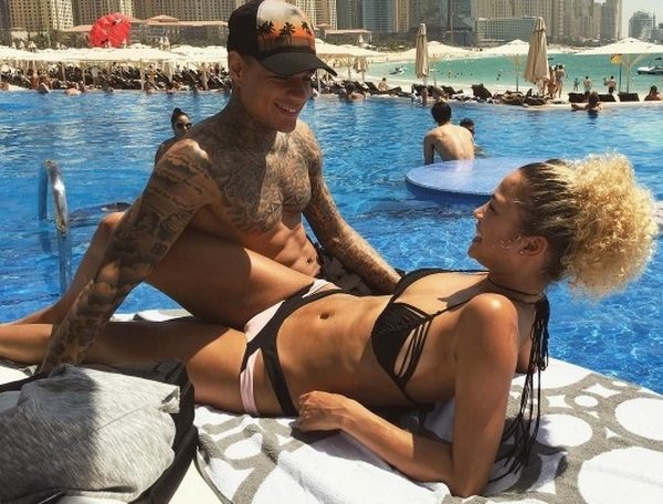 Rose Bertram instagram paylaşımlarına devam ediyor