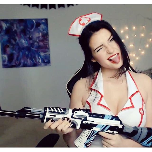 10 - Kitty Plays Games