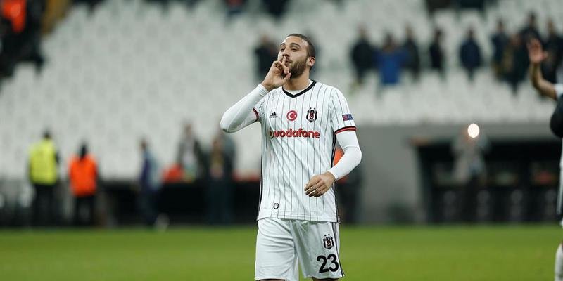 1. Cenk Tosun - 12 hücum (%46) - Maç başına 0.7 ortalama