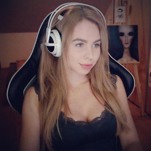 2 - MissCoookiez