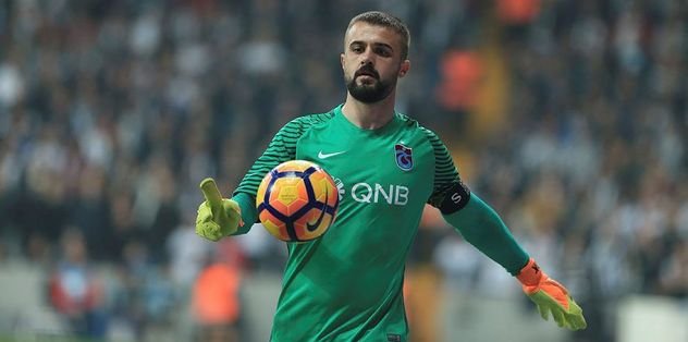 6 oyuncuya kart uyarısı.