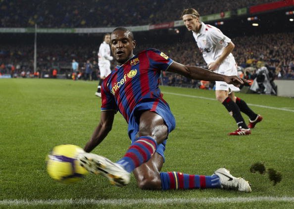 8 - Éric Abidal - 15,00 mil. Euro - Barcelona