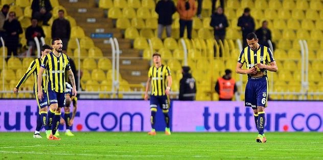  F.Bahçeli futbolcular birbirine girdi!