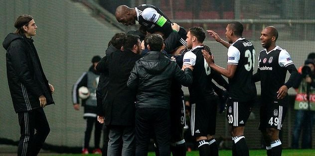  Gol atmakta zorlanmıyor.
