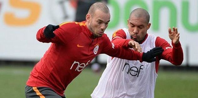  Sneijder yedek!