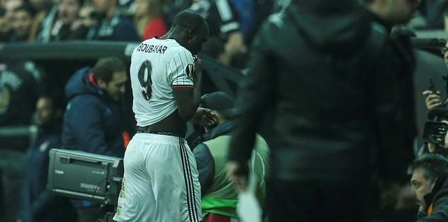 Aboubakar’dan şok hareket.