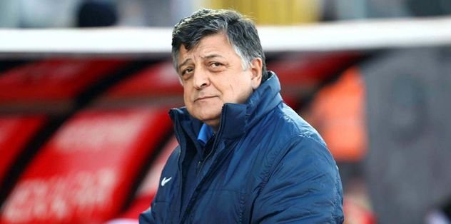 Advocaat yanlış yapıyor.