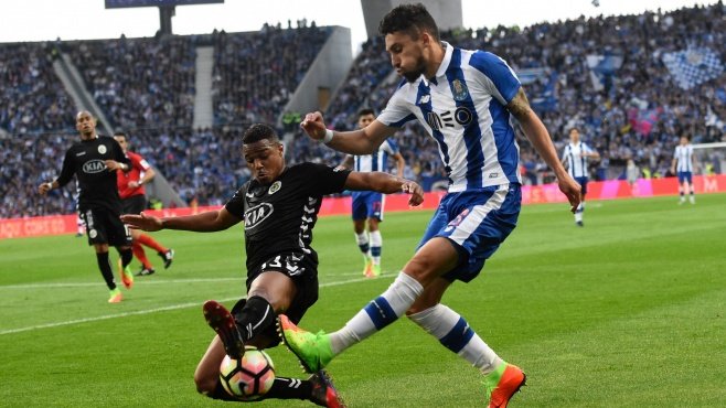 Alex Telles en iyi 11’de!