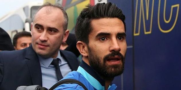 Alper’den çağrı geldi.