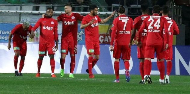 ANTALYASPOR: GÖRDÜĞÜ KIRMIZI KART: 5 - RAKİPLERİNİN GÖRDÜĞÜ KIRMIZI KART: 4
