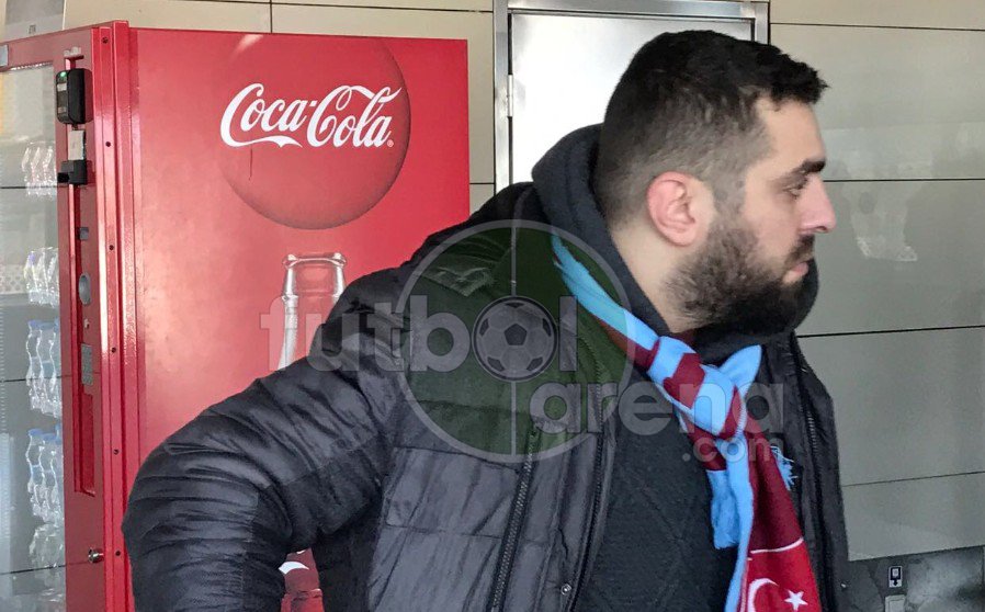 'Atatürk Havalimanı bordo mavi