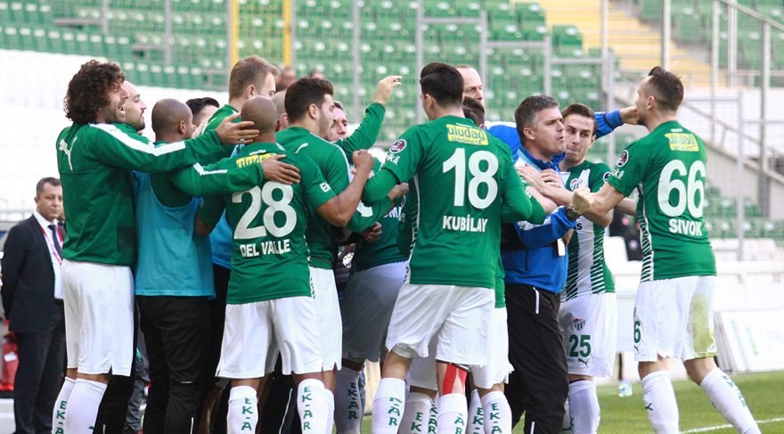 BURSASPOR: GÖRDÜĞÜ KIRMIZI KART: 7 - RAKİPLERİNİN GÖRDÜĞÜ KIRMIZI KART: 1