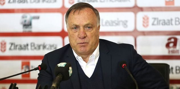 Dick Advocaat’tan şok tepki! Terk etti