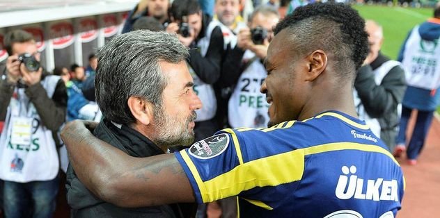 Emenike Aykut Kocaman’ın yolunu gözlüyor.