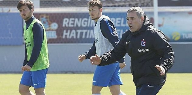 Ersun Yanal gençlerle ilgilendi