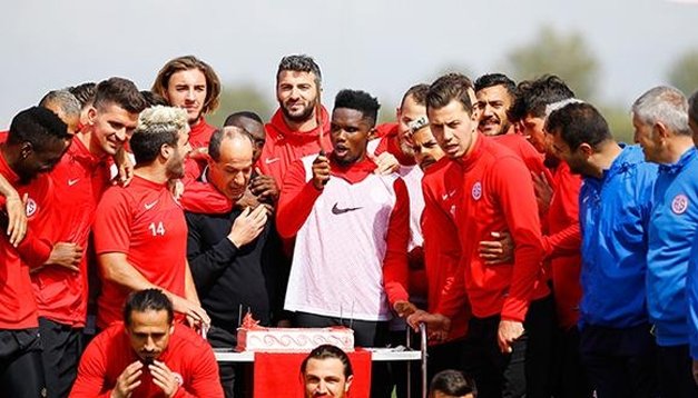 'Eto'o'yu kızdıran doğum günü kutlaması