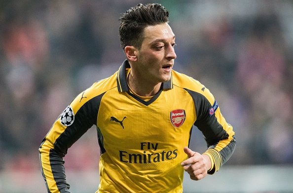 'Fenerbahçe'den Mesut Özil'e transfer teklifi
