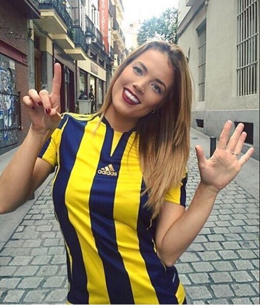 Fenerbahçe'lilerin sevgilisi Aly Eckmann'dan olay frikik