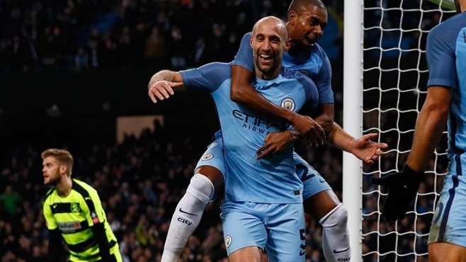 Fenerbahçe’yle adı anılan Pablo Zabaleta’ya Slaven Bilic talip