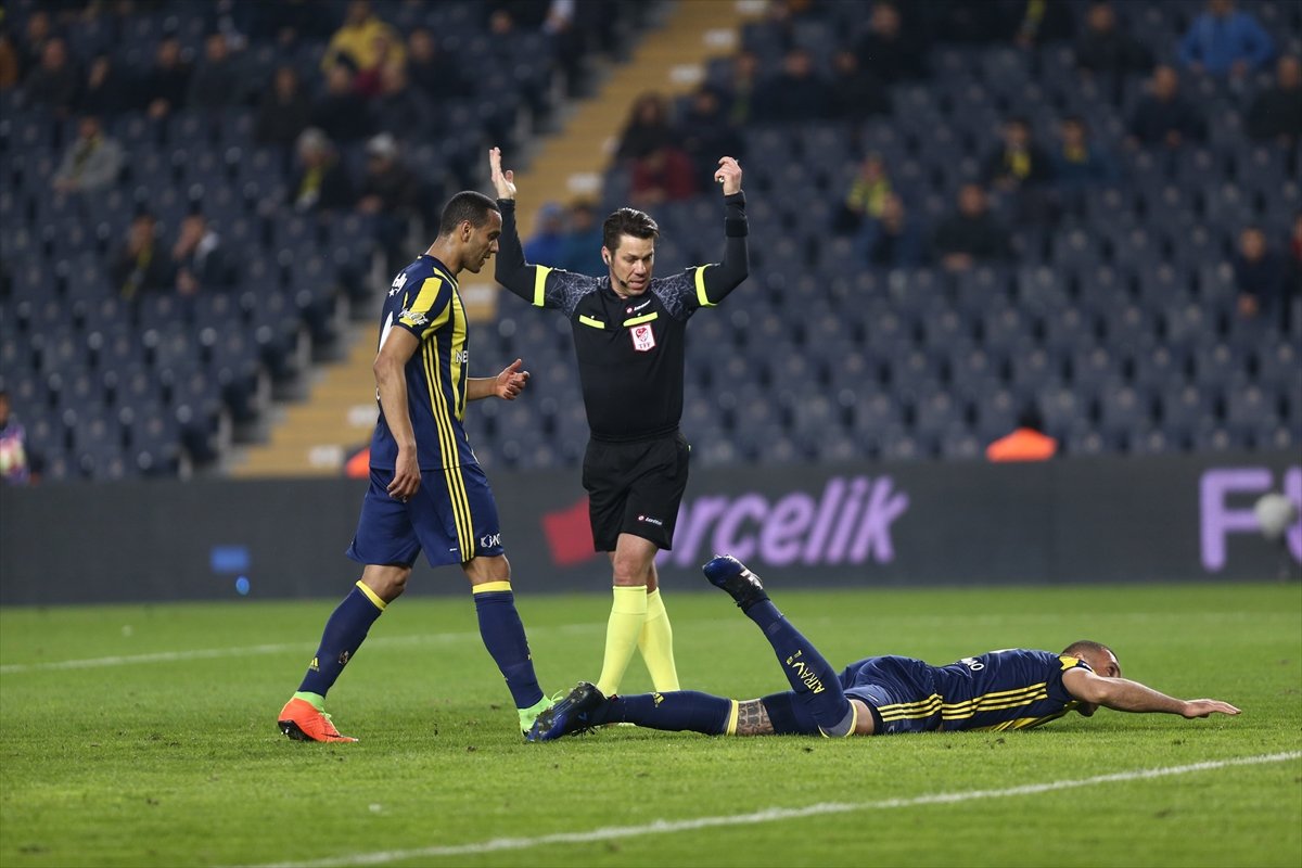 Fernandao’nun kolu kırıldı!