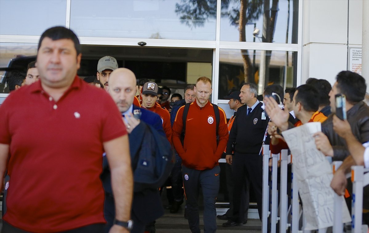 Galatasaray Antalya’ya olaylı geldi