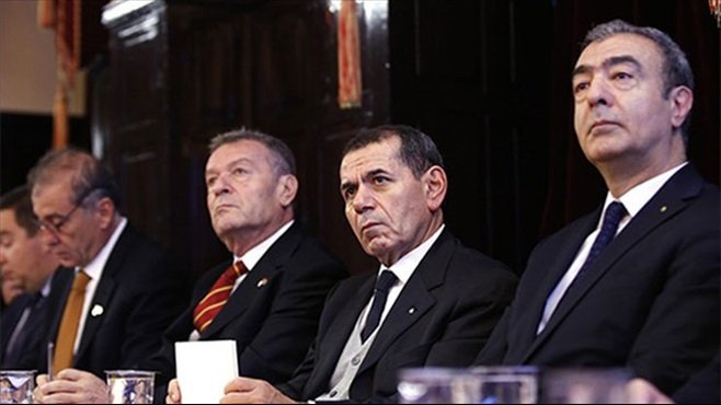 Galatasaray Fransız stoperin peşinde!