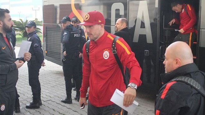 Galatasaray kafilesi Trabzon’a geldi