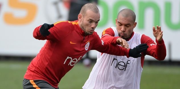 Galatasaray’da Sneijder şoku