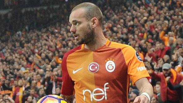 Galatasaray’da Sneijder şoku! 2 hafta yok